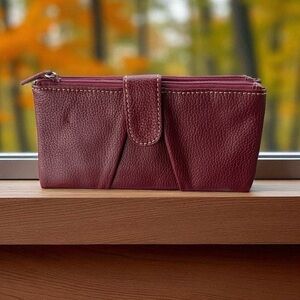 Genuine Leather Women’s Burgundy Soft Bi Fold Wallet Zip Closure 16 CC Slips
